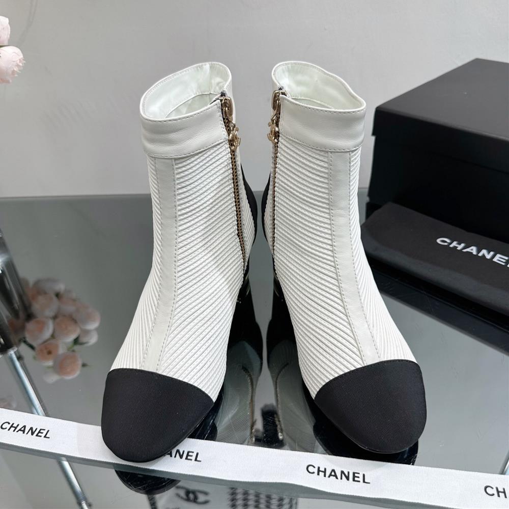 2023 Xiaoxiang Autumn and Winter New New Product CHANEL Spliced Seam Pleated Thick Heel Sh