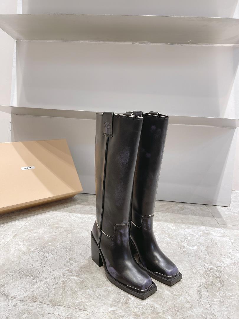 Introducing retro and trendy long boots in the Miumi 2023 AutumnWinter collectionThe toe