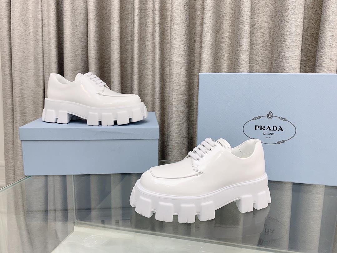 Prada Prada shiny leather lace up thick soled Slipon shoe shoesUpper opening bead coated