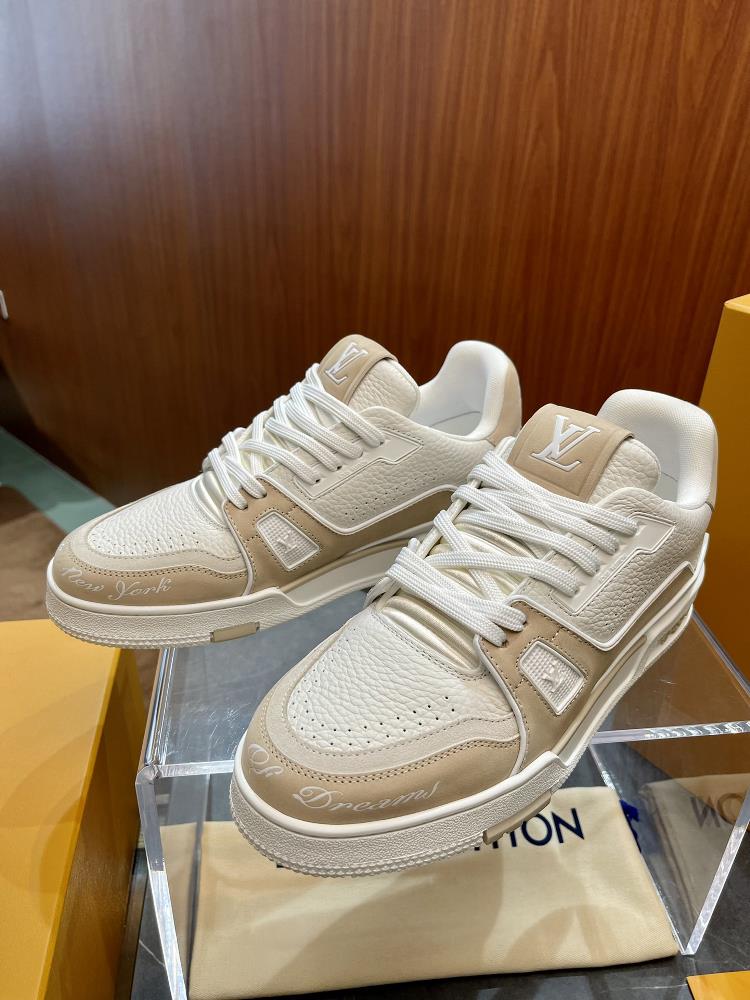 Lv Trainers new color scheme sports shoes Size 3846  Womens size 3540 is ready for reser