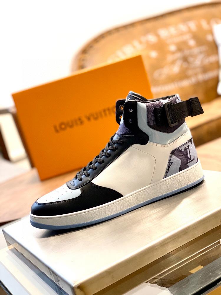 lv Rivoli High Top Sneakers with Top QualityThis sports shoe is made of embossed calf leat