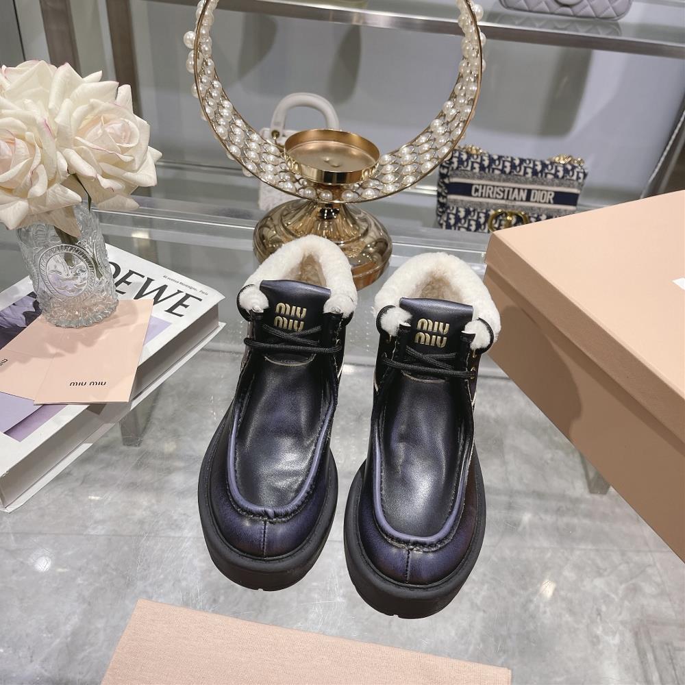 Factory Miu Miu Miu 23 Autumn and Winter Rocket style comes late the magic weapon is warm the legs are thin and the self weight is very light The