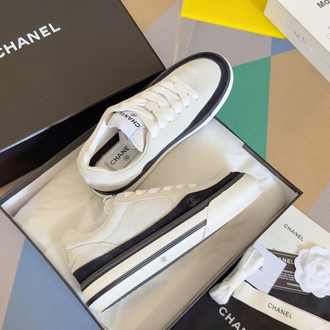 Top level version Low Chanel Chanel 23B Panda Color Sneaker Xiaoxiang Casual Sports Shoes