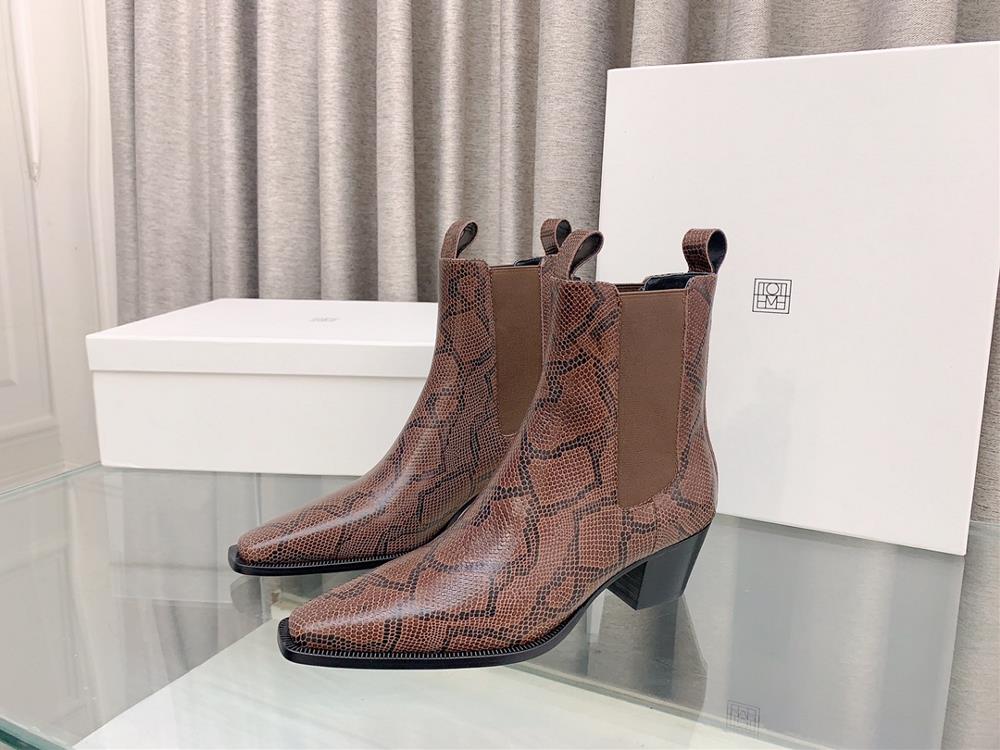THE ROW 2023ss AutumnWinter Super Hot Low Top Short Boot Martin Boot The upper is made of imported openedged beaded cowhide with leather lining fo