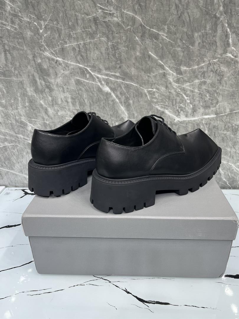 Balenciaga Triples the worlds most popular fashion shoes of Balenciaga Triples was deve