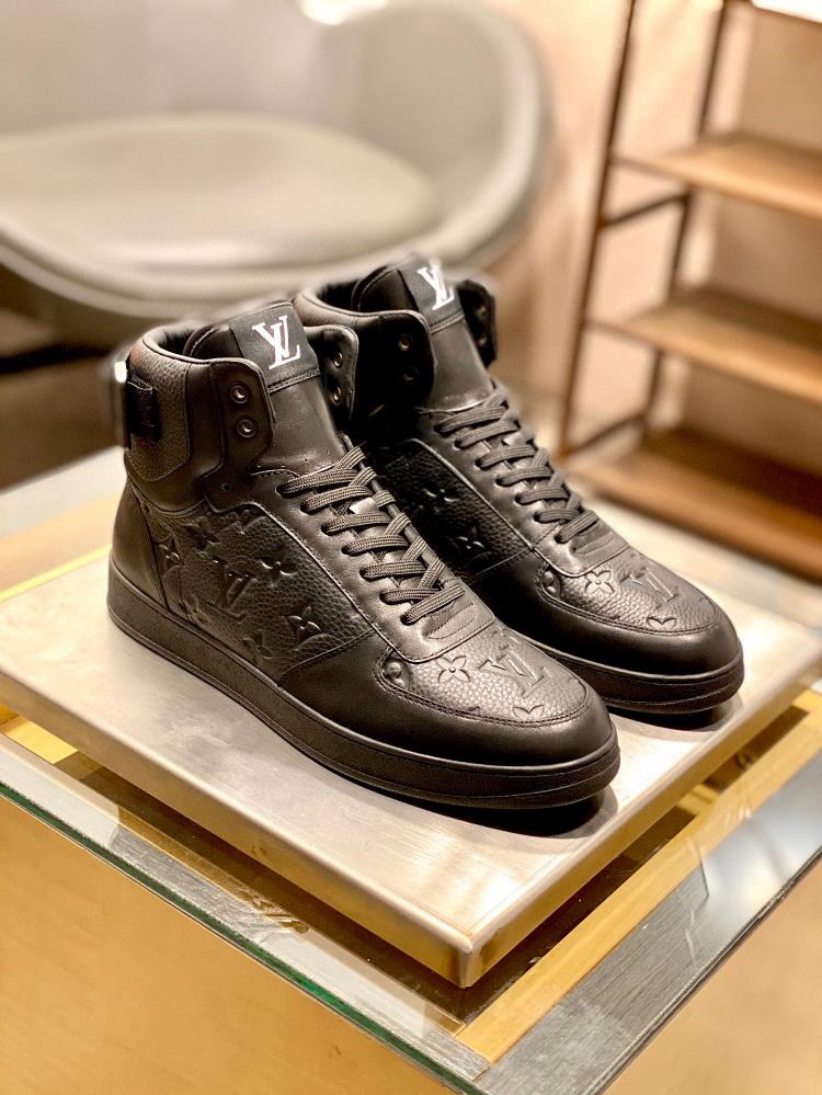 lv Rivoli High Top Sneakers with Top Quality This sports shoe is made of embossed calf leather impor