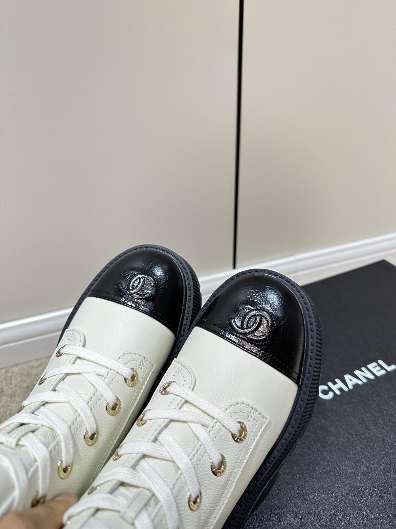 chanel lychee patterned motorcycle boots new motorcycle boots are made of imported lychee