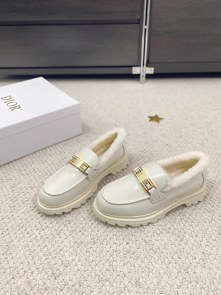 Dior fw22 mew arrayCD Home 2022 AutumnWinter Mao Lefu ShoesClassic Lefu shoes integrated with fur and lamb wool are both handsome and gentle with