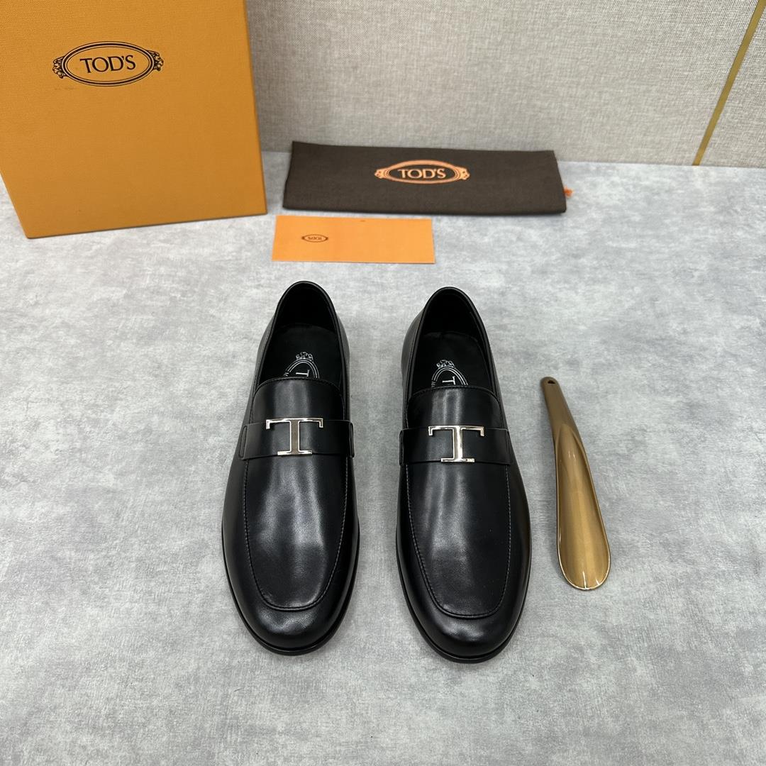 TODS new product Tods T Timeless leather This Slipon shoe are simple and elegant in design They a