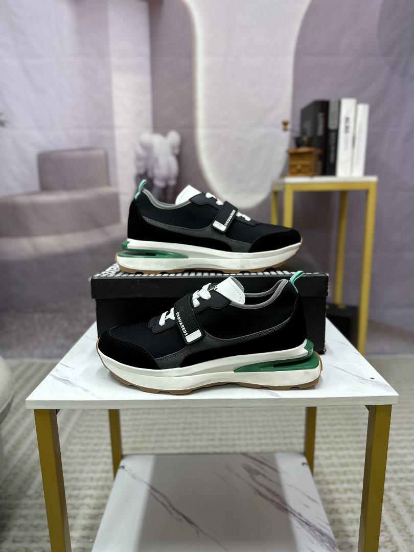 DSQUARED2 casual sports shoes are available in the Z cabinet simultaneously The original confi