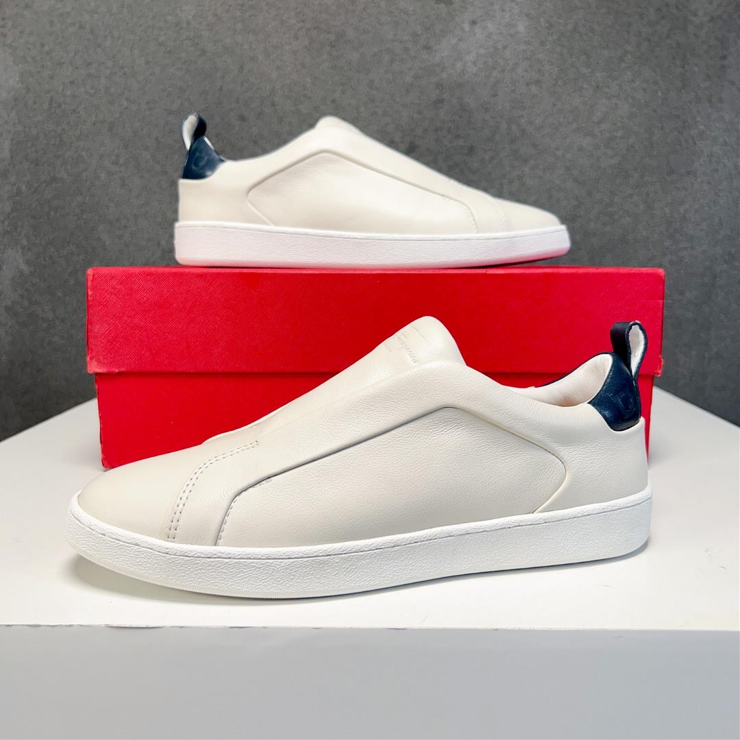 salvatore Ferragamo SpA 2023 mens new casual sneakers are fashionable sporty charmin