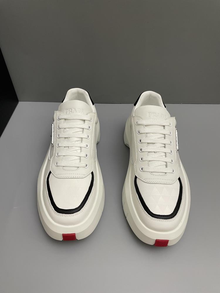 Prada Shoes The Epitome of Fashionable and Personalized ThickSoled Casual Sports Shoes