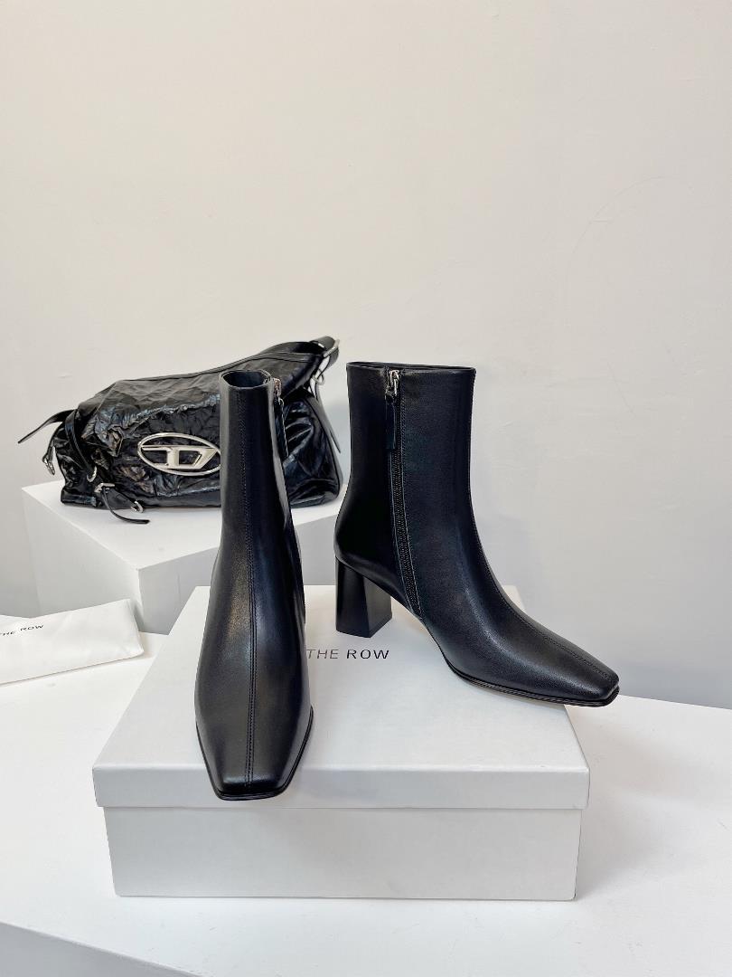 the row 23ss new square toe short boots for autumn and winterThe row has never lost in creating a se