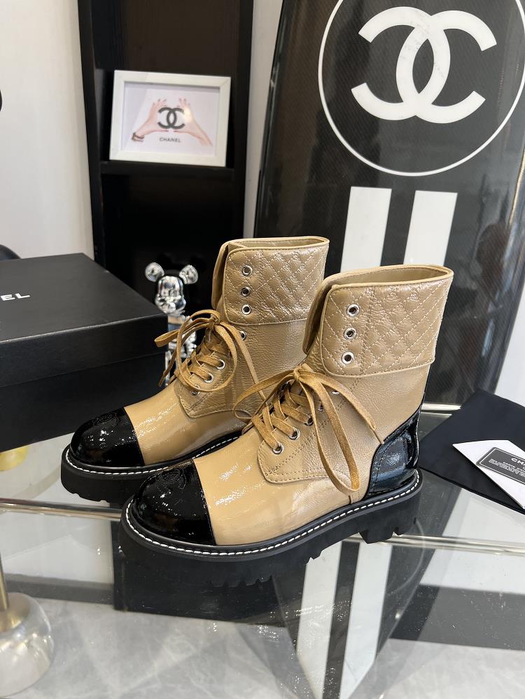 Chanels new short boot version also known as the Xiangjia Martin boot has a sleek and handsome basic design The upper is made of super soft cowhi