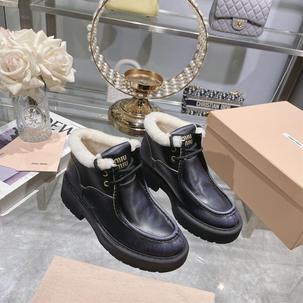 Factory  Miu Miu Miu 23 Autumn and Winter Rocket style comes late the magic weapon is warm the legs are thin and the self weight is very light The