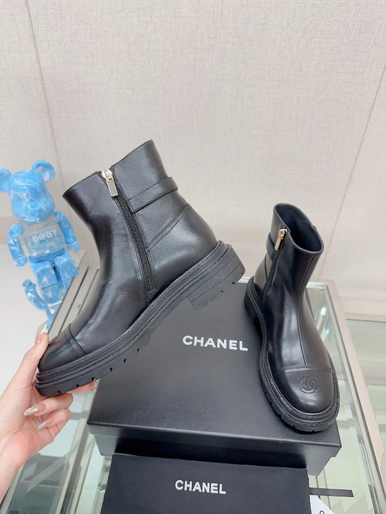 23Ss Autumn and Winter New Channel Small Fragrance Smooth Face Double C Buckle Short Boots