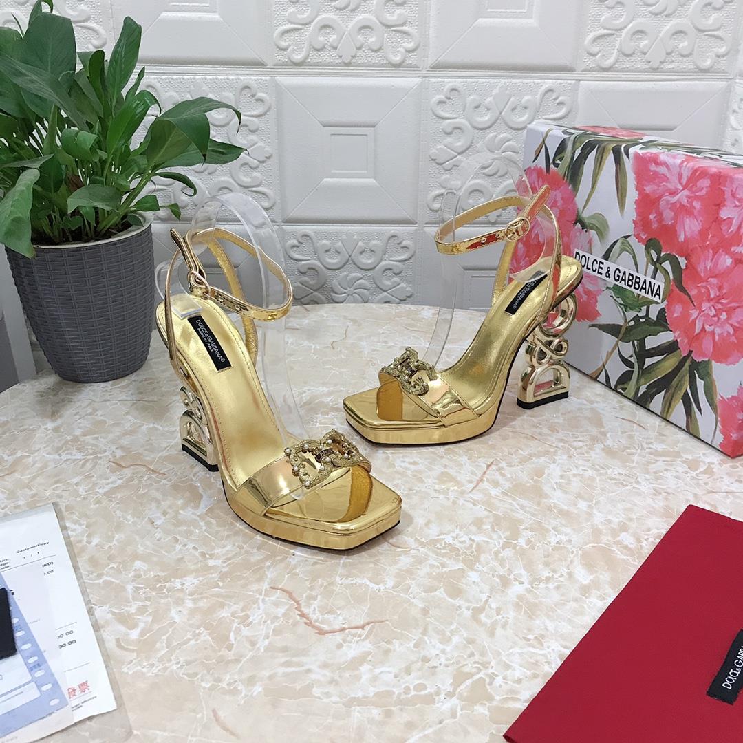 DG Top level version High quality New Waterproof Platform DG Large Gold Button Heel SandalsVam