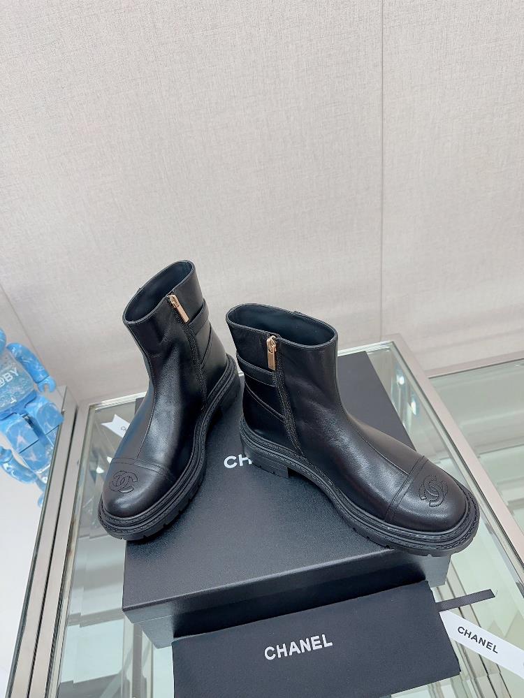 23Ss Autumn and Winter New Channel Small Fragrance Smooth Face Double C Buckle Short Boots