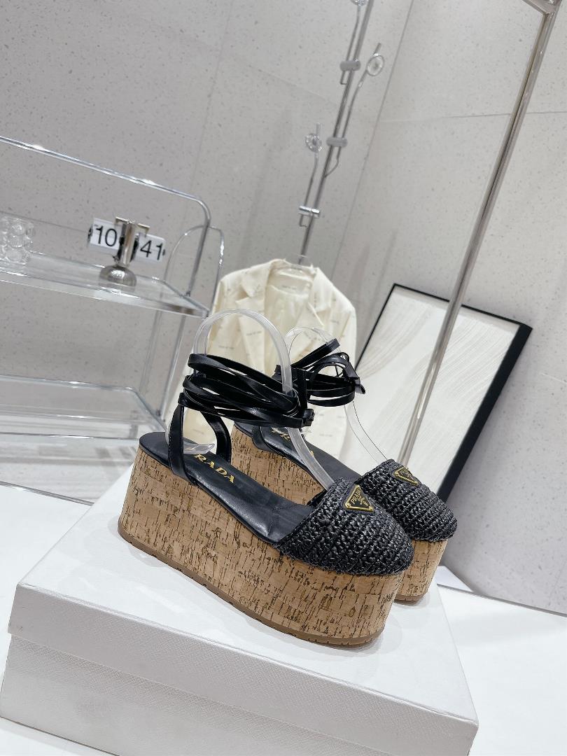 The latest original prada Prada new roman woven wood grain thick soled sandals are release