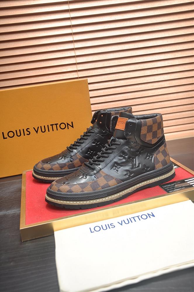 LOUIS VUITTON LV The official website of Louis Vuitton is proud of the same product and the original LV factorys cowhide material is popular 11 or