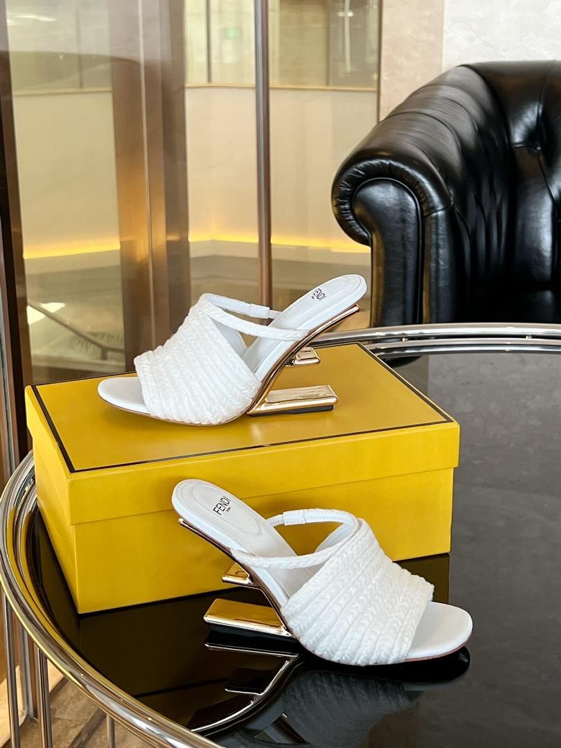 FENDi First Sandals Premium OriginalExclusive source this design with a strong sense of comfor