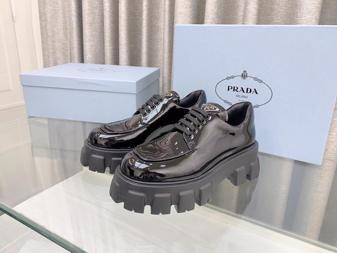 Prada Prada shiny leather lace up thick soled Slipon shoe shoesUpper painted with enamel