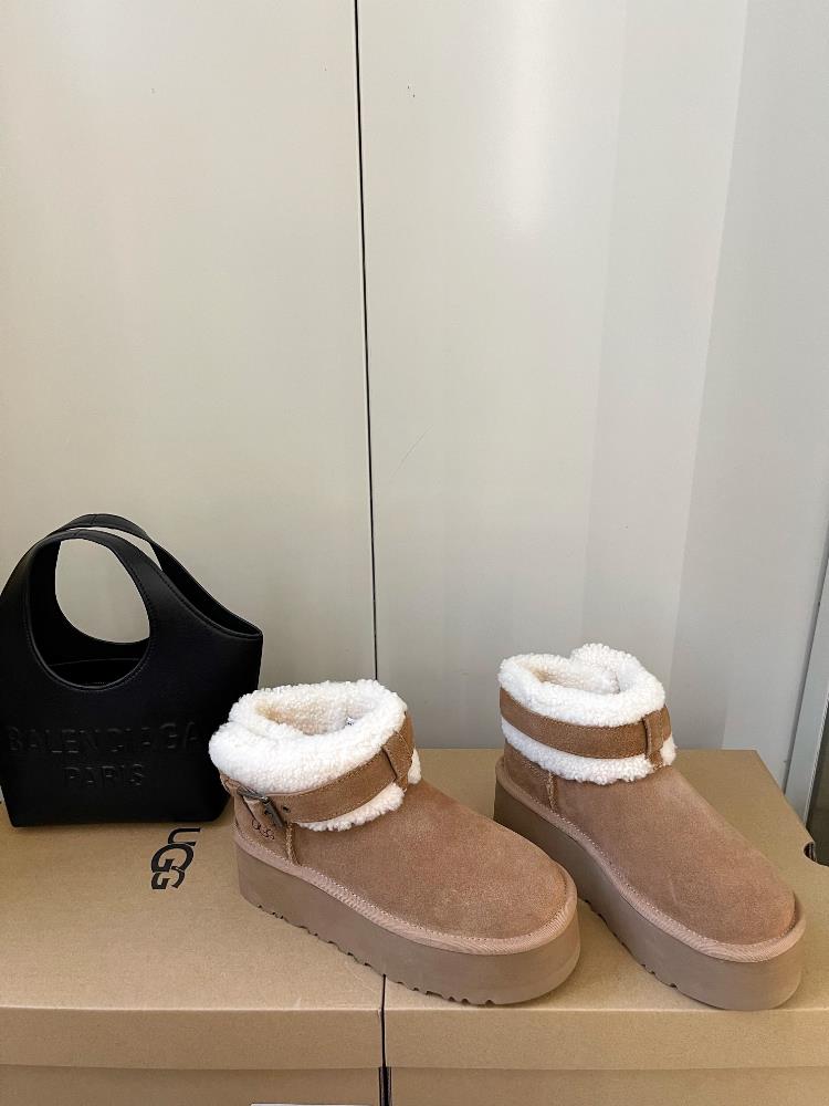 three hundred and tenUGGs latest autumn and winter new womens casual and comfortable thick soled Chelsea motorcycle fashion bootsMade of imported le