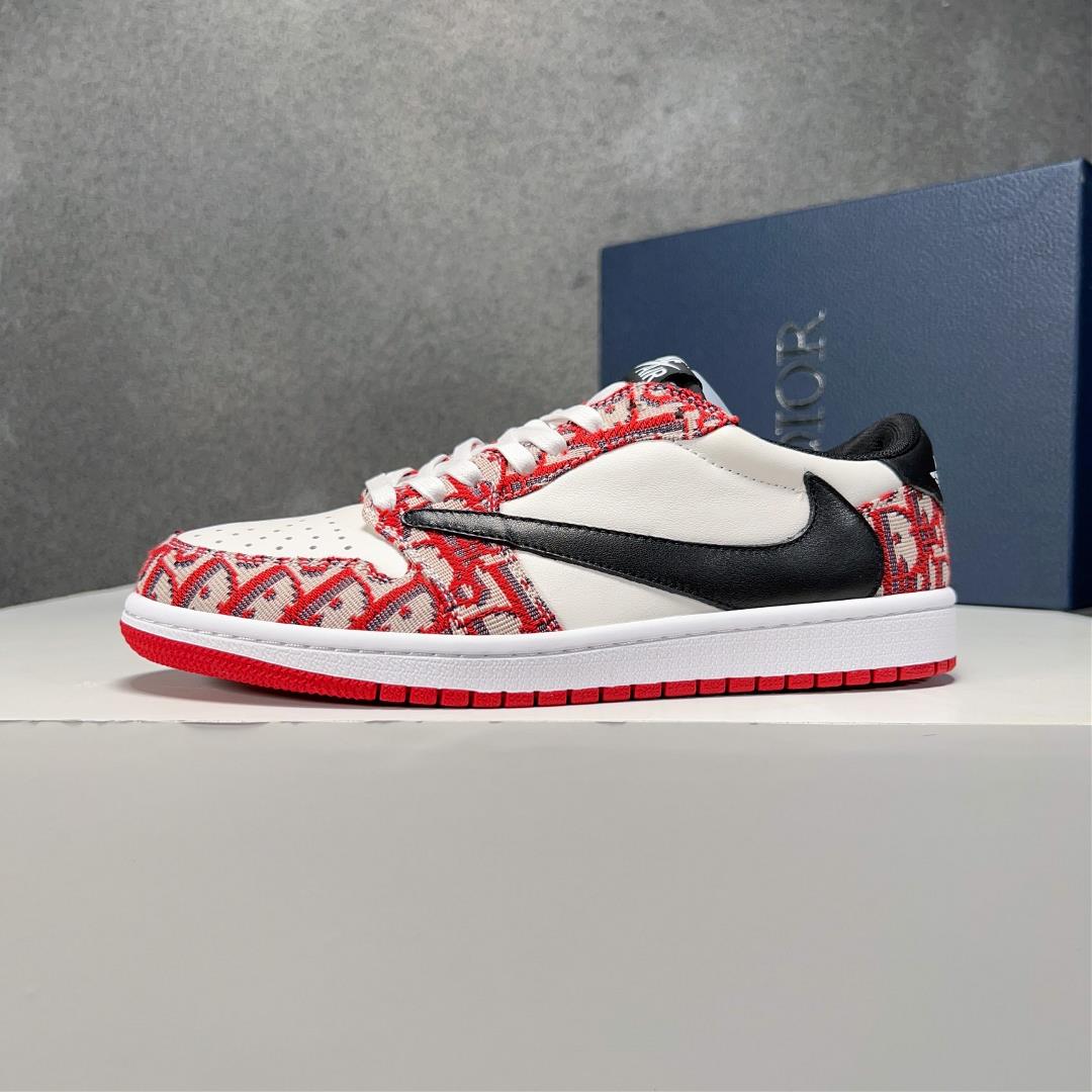 The Dior X nike co branded low top casual sports shoes are crafted with cowhide stitching