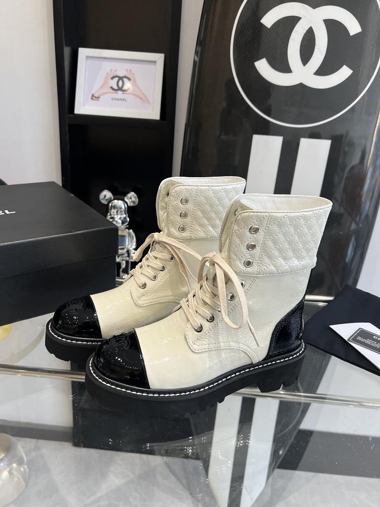 Chanels new short boot version also known as the Xiangjia Martin boot has a sleek and handsome basic design The upper is made of super soft cowhid